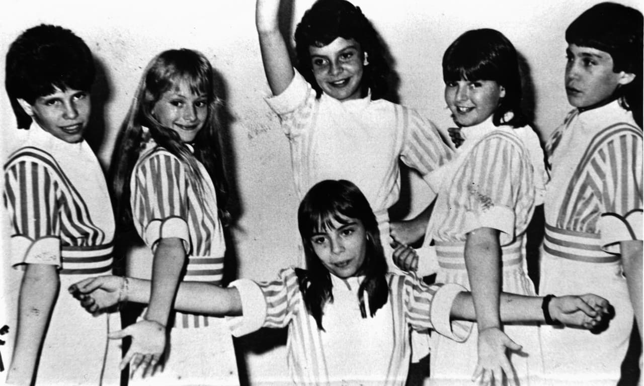 Otra de las bandas memorables e inolvidables fue Timbiriche, fundada en 1982 que tuvo gran repercusión en la escena musical.
