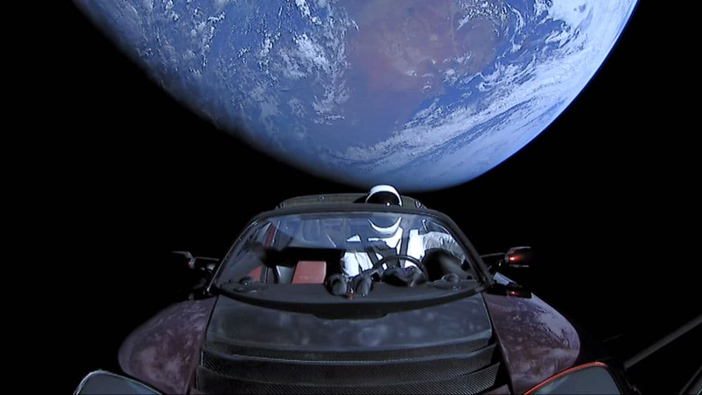 Su nueva empresa de cohetes, SpaceX, ha superado a Boeing y a otros para poseer el futuro espacial de Estados Unidos.