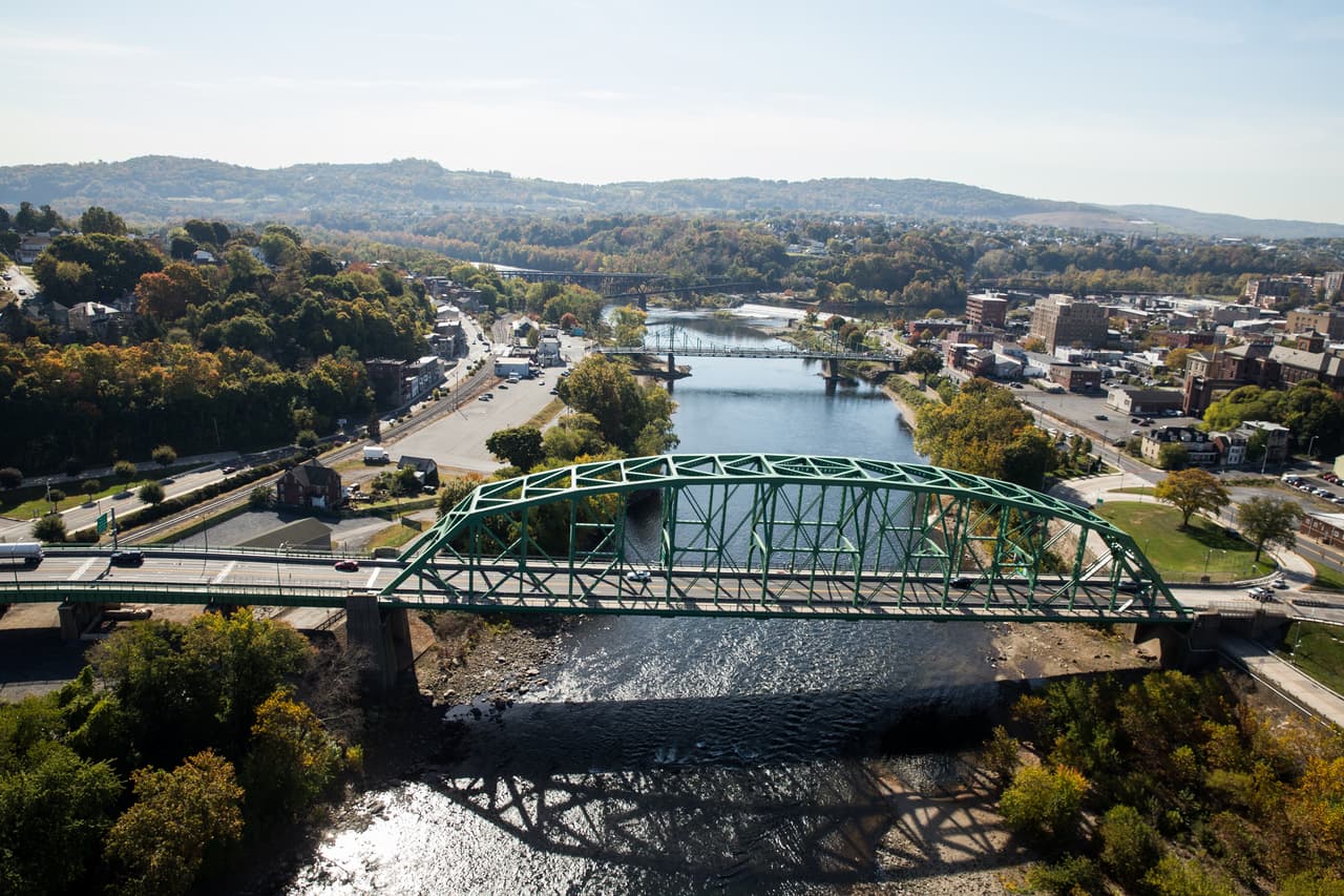 El Easton-Phillipsburg (Ruta 22) forma parte de los siete puentes en el plan de la Comisión. Al igual que otras agencias de peaje, la comisión vio caer el tráfico y los ingresos a medida que se implementaron restricciones de viaje y más residentes trabajaban desde casa.
