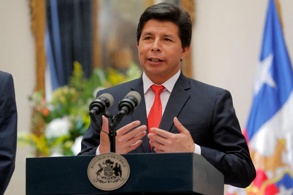 Congreso de Perú aprueba someter a un procedimiento de destitución al presidente Pedro Castillo