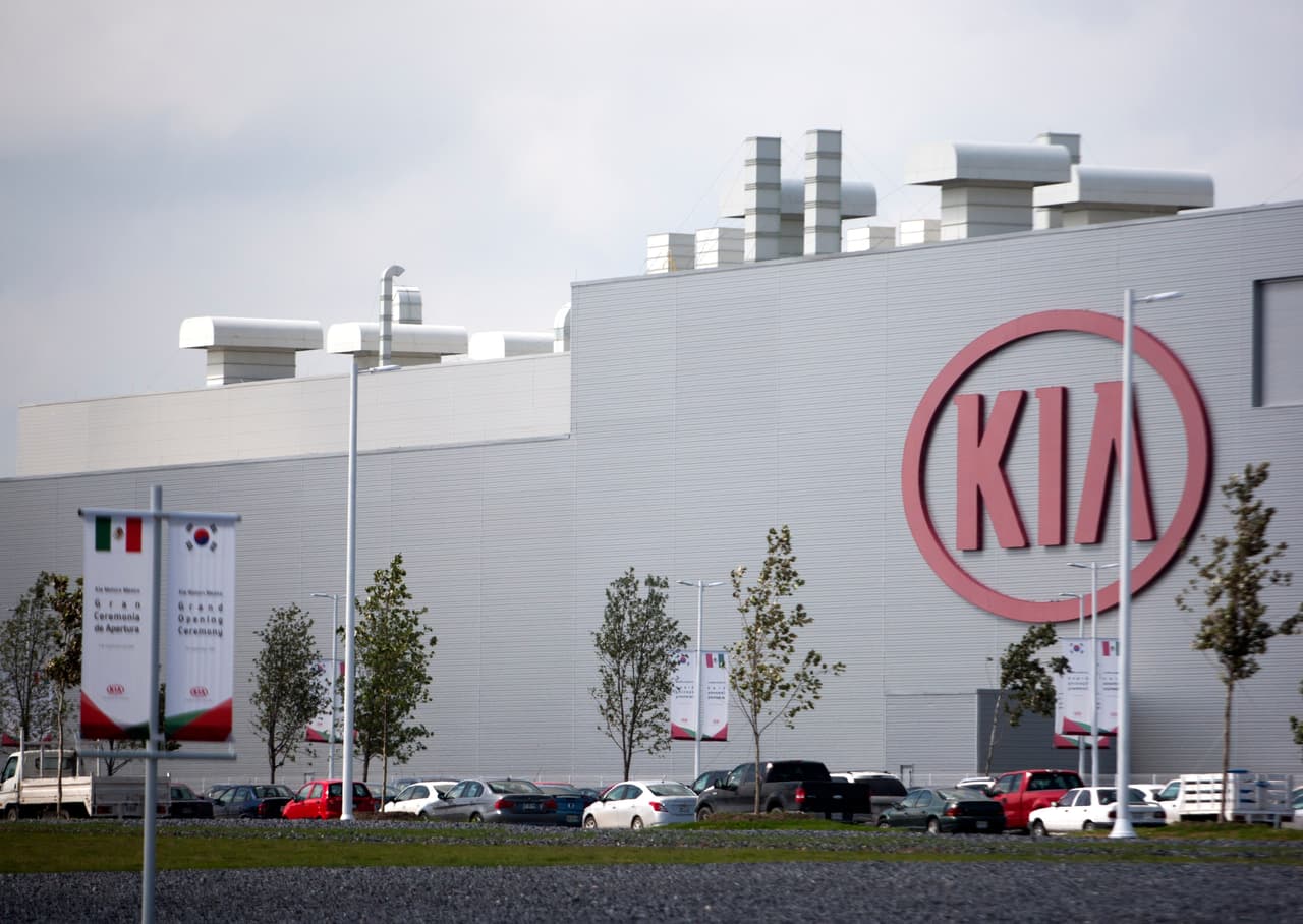 <b>Planta de Ensamble Pesquería Kia</b>
<br>Ubicación: Pesquería, Nuevo León. México.
<br>Establecida en 2016. 
<br>Productos exportados a Estados Unidos: 
<b>Kia Forte</b>.
<br>Capacidad anual: 300,000 unidades
<br>