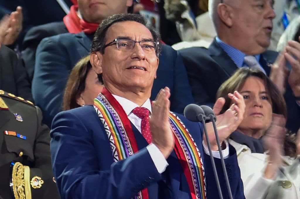 El presidente de Perú propone adelantar las elecciones generales y reducir su mandato