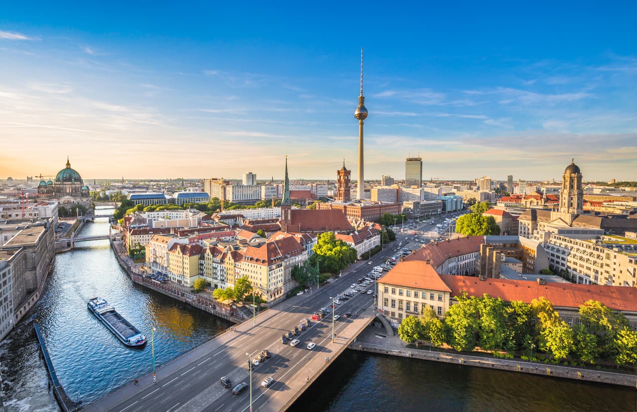 <b>Puesto 17. Alemania.</b> Tiene la economía más grande de Europa y una de las más grandes del mundo. Su fortaleza es clave para el bienestar general de la Unión Europea, del que es el mayor contribuyente. Su INB es de 46,438 dólares y la esperanza de vida es de 81 años.