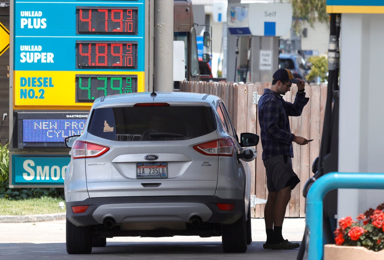 La tensión en Ucrania hace subir el petróleo, impacta el precio de la gasolina y afecta una ya elevada inflación
