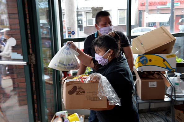 Más infecciones y muertes: por qué el coronavirus golpea desproporcionadamente a los hispanos en EEUU