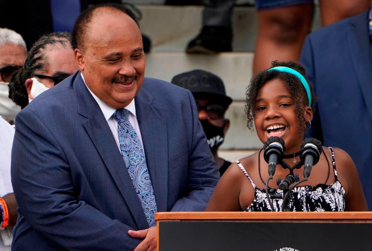 Junto a Sharpton, Martin Luther King III, hijo del fallecido ícono de los derechos civiles, es otro de los protagonistas de la manifestación. Los temas centrales: denunciar la violencia racial y exigir la protección del derecho al voto antes de las elecciones generales de noviembre.