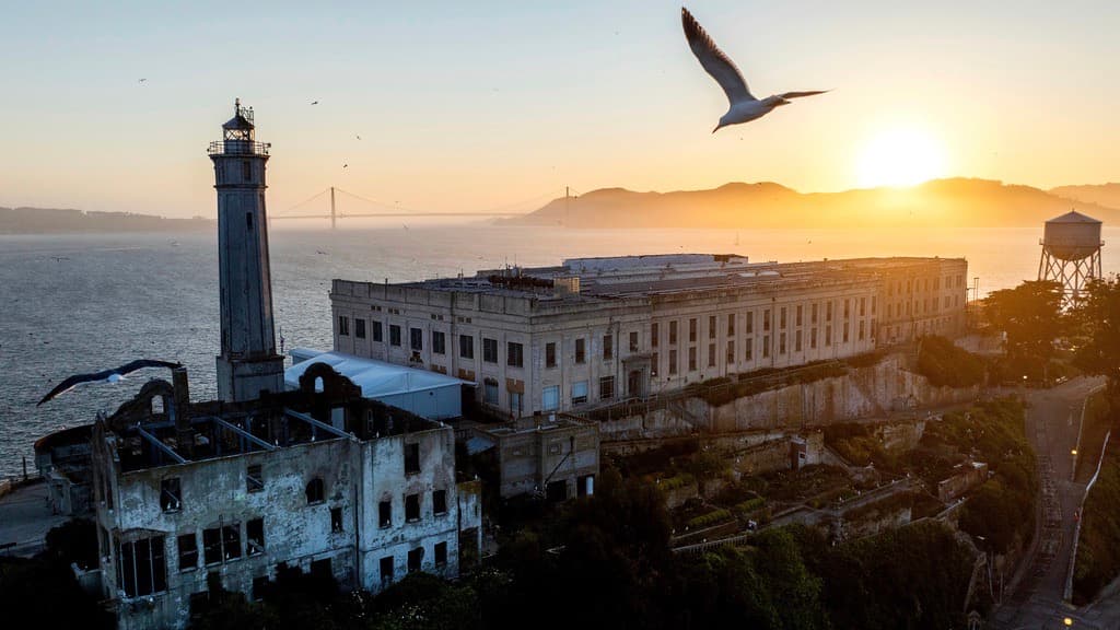Trump quiere reabrir Alcatraz: por qué es un plan costoso, con obstáculos y poco práctico