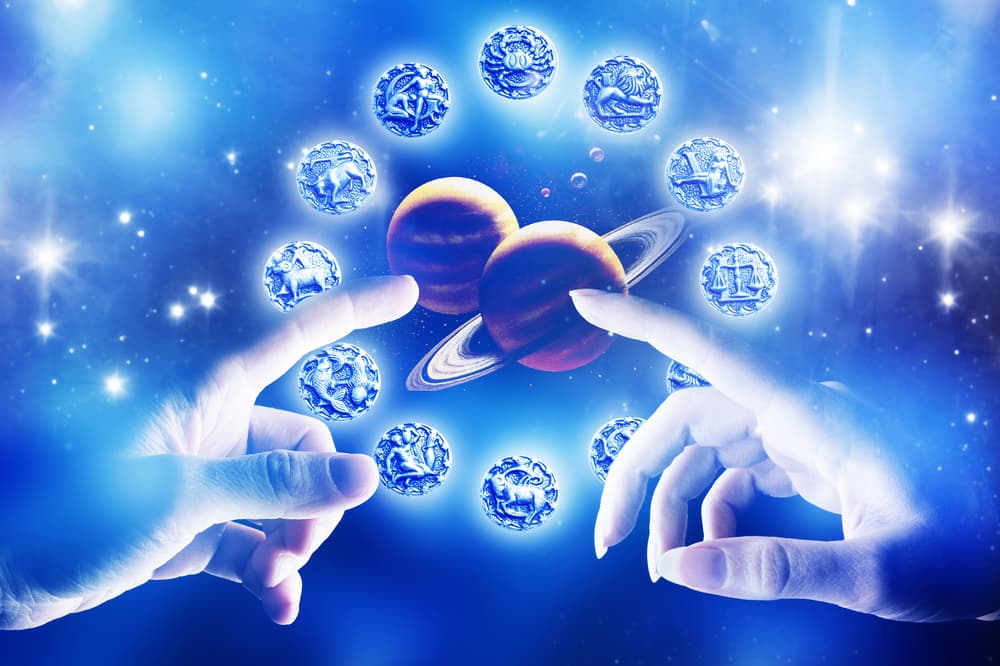 De esta forma tendrás más elementos a tu favor a la hora de las resoluciones, aunque siempre recuerda el viejo lema de la Astrología “las estrellas inclinan, pero no obligan”, no hay nada definitivo, son proyecciones, predicciones, indicaciones, pero en tus manos está hacerlas buena o descartarlas.