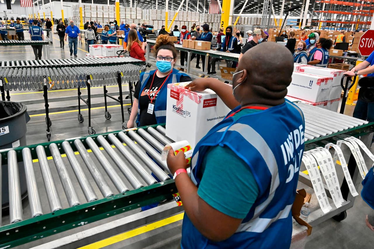 La farmacéutica Merck, Merck Sharp & Dohme fuera de Estados Unidos, producirá la vacuna contra el covid-19 de Johnson & Johnson como parte de un acuerdo para acelerar la distribución de la campaña de inmunización. La Universidad Johns Hopkins registra hasta ahora un total de 28,719,860 casos y 516,616 muertos en EEUU por 
<a href="https://www.univision.com/temas/coronavirus">coronavirus</a>.