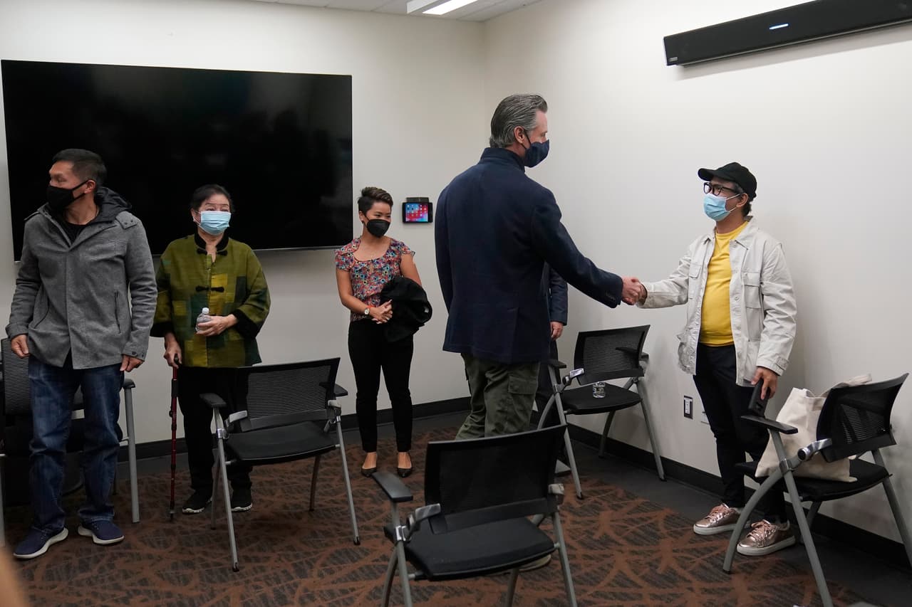 California está preparando 
<b>millones de vacunas Pfizer</b> en pequeñas dosis en previsión de que el gobierno federal dé la aprobación final para administrar las inyecciones a niños de 5 a 11 años a fines de la próxima semana. Aproximadamente 
<b>3.5 millones de niños serían elegibles</b>, o el 9% de los residentes de California, dijo la epidemióloga Erica Pan.
<br>