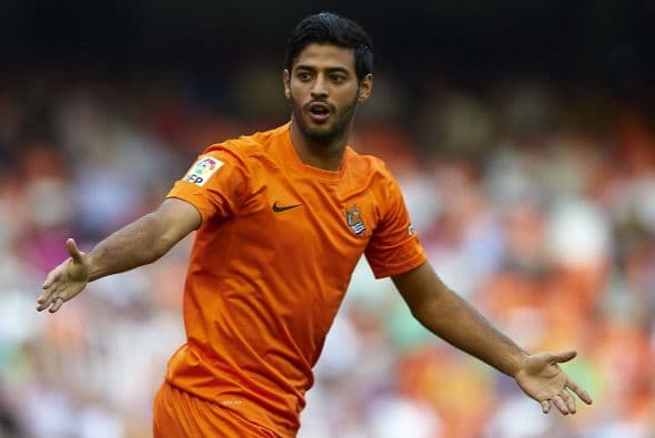 El afortunado fue Carlos Vela, quien dentro y fuera de las canchas siempre da de qué hablar.