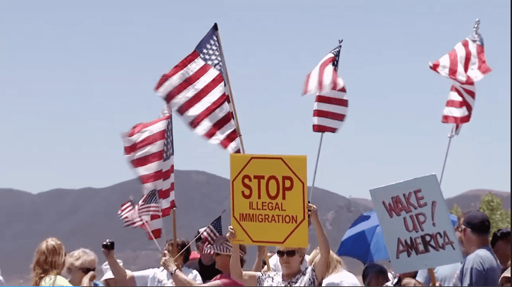 Protestas antiinmigrantes en Estados Unidos.