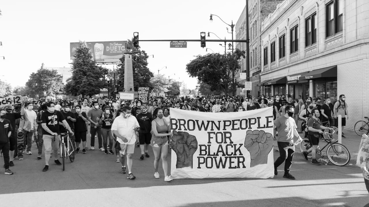 La marcha de Black and Brown Unity March en junio fue la primera manifestación de la comunidad latina del sur de Chicago por la brutalidad policial y el racismo luego de la muerte de George Floyd, el afroamericano que murió bajo la rodilla de un policía blanco de Minneapolis.