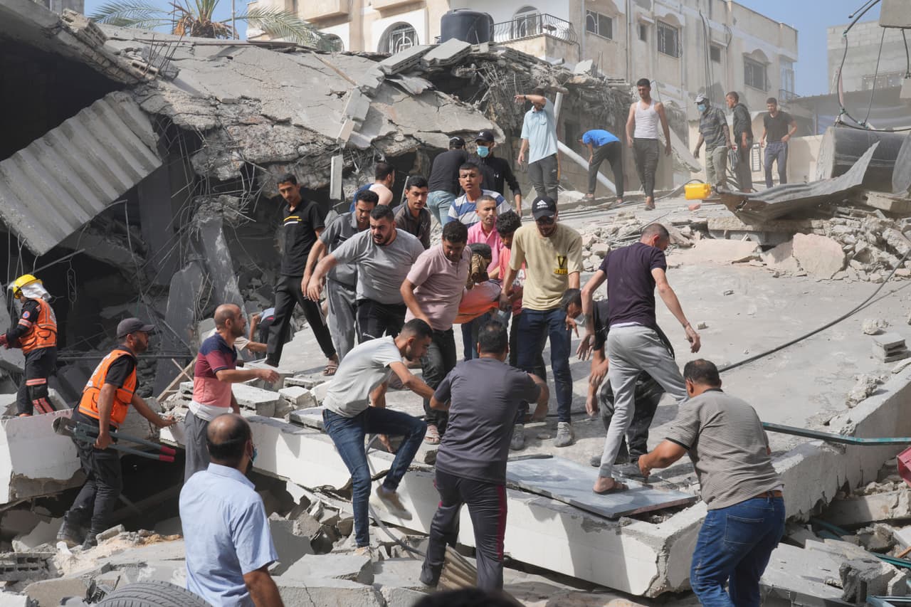 Israel intensifica los bombardeos sobre Gaza; Biden pide que entre más ayuda humanitaria
