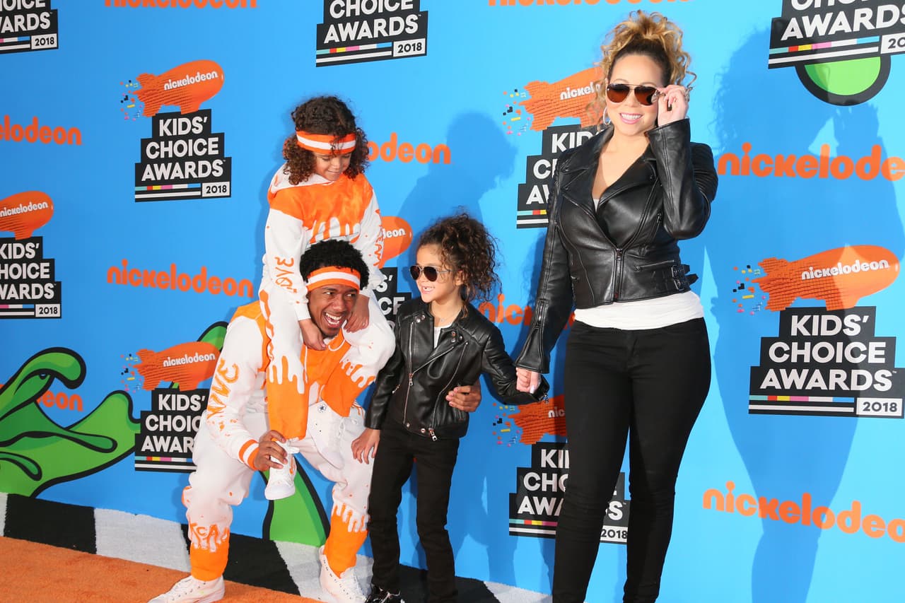 Nick Cannon y Mariah Carey con sus hijos