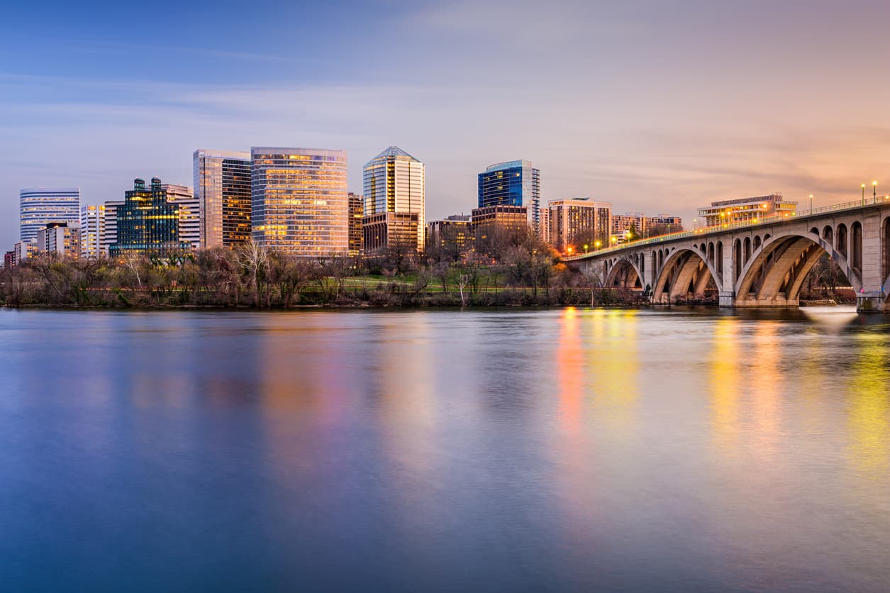 En el décimo puesto está Arlington, Virginia, ciudad vecina de Washington.