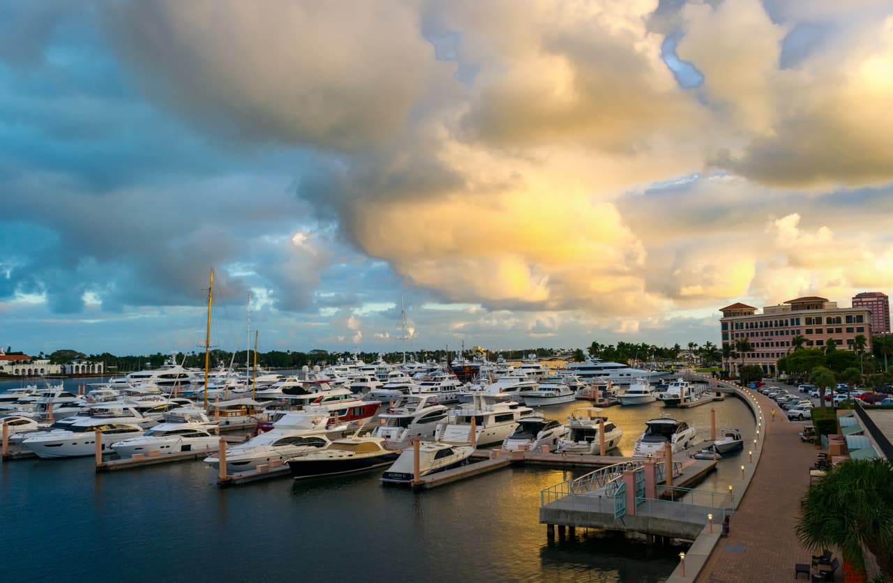 <h3 class="cms-H3-H3">21. Palm Harbor, Florida</h3>
<br>
<br>👉 
<b>Población de origen extranjero (2020): </b>13.3% (+3.8% desde 2016)
<br>
<br>👉 
<b>Mayor grupo de inmigrantes: </b>egipcios.
<br>
<br>👉 
<b>Otros grupos de inmigrantes: </b>canadienses, polacos, griegos.
<br>
<br>👉 
<b>Población total: </b>61,678 habitantes.
<br>