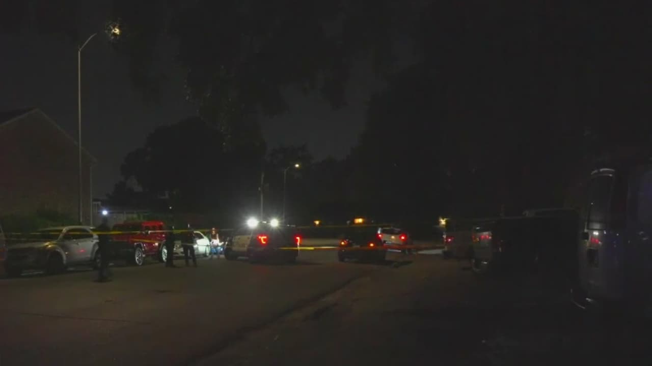 Niña de 2 años muere tras ser arrollada accidentalmente por su hermano en un supermercado de Houston
