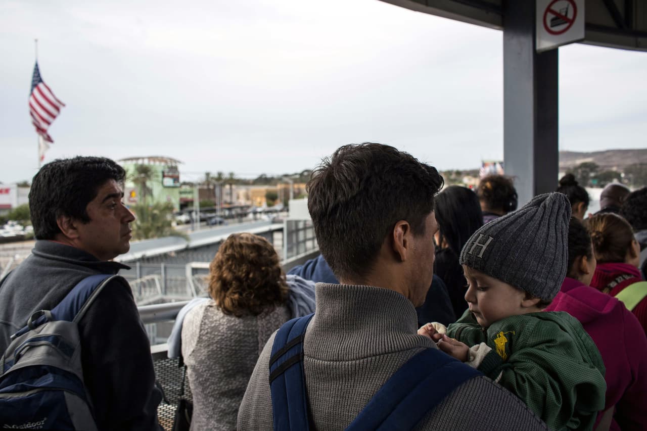 ¿Qué quiere decir ‘estatus en custodia’ o bajo la custodia de ICE? Respondemos tus preguntas de inmigración