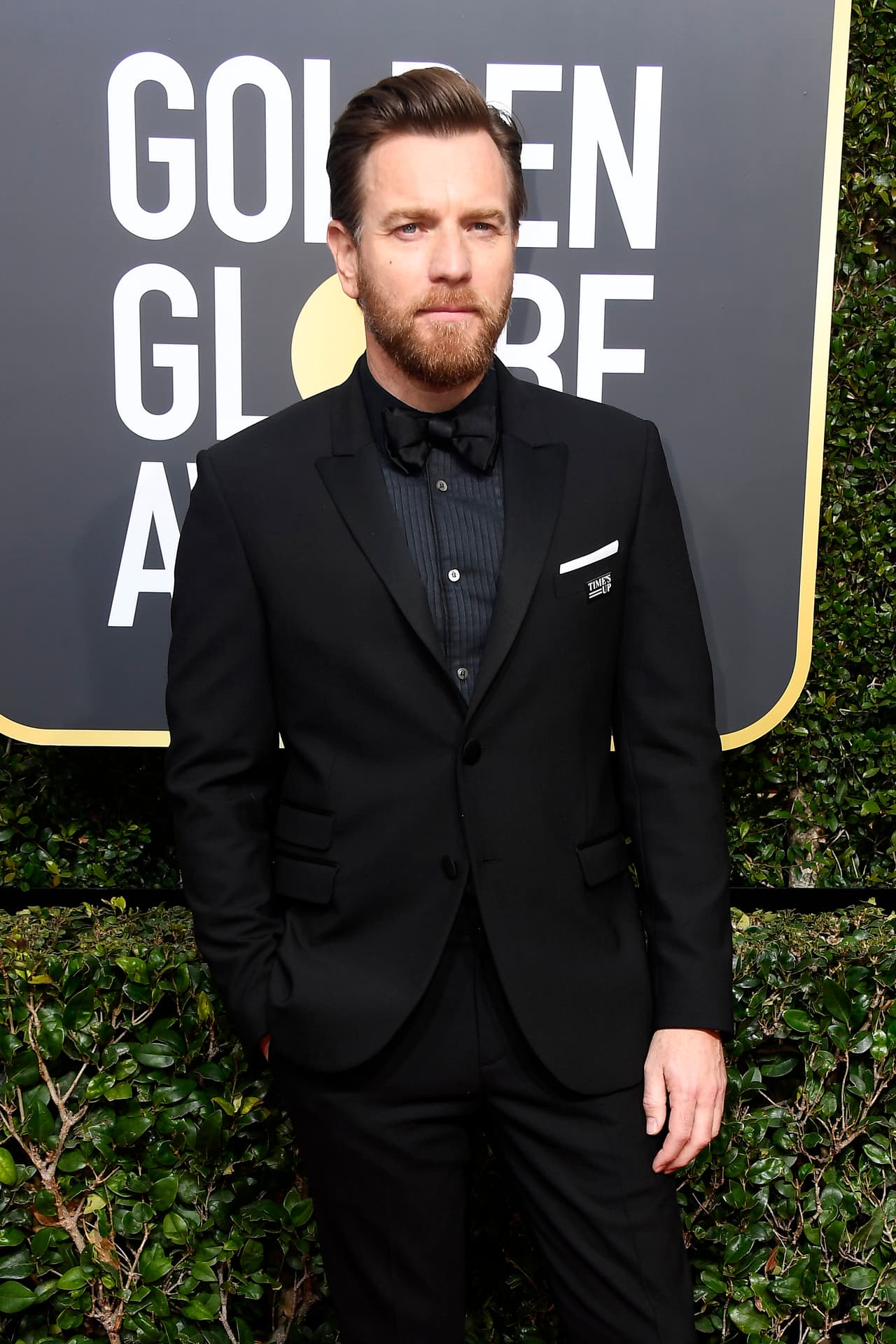 Ewan McGregor con pin de Time's Up.