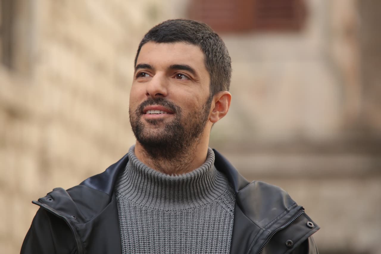 <h3 class="cms-H3-H3"><b>Premios</b></h3>
<br>En 2014 se estrenó la serie 'Dinero sucio y amor', cuya participación le valió el premio 'Mejor Actor' en los Seoul International Drama Awards, y una nominación en los Emmy Internacional.