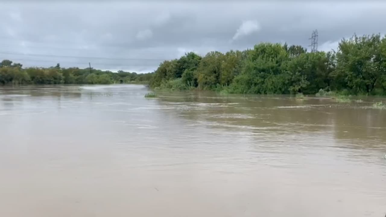 El nivel del río sigue subiendo y el personal del parque se mantiene vigilante.