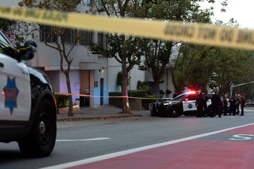 Choque en el consulado chino de San Francisco termina con conductor abatido a tiros