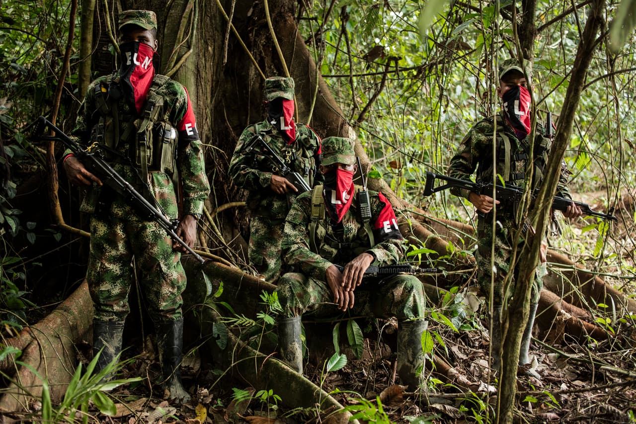 Combatientes del Frente Che Guevara del ELN, en una entrevista exclusiva para Univision.