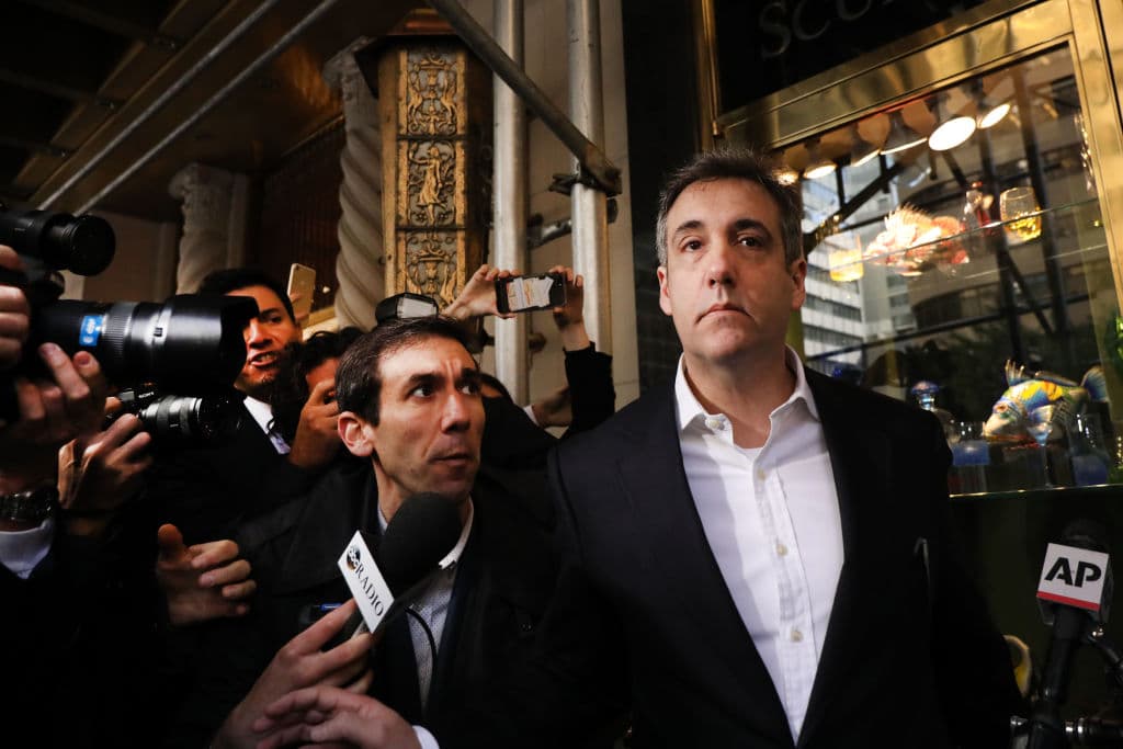 "Desprecio" por los hispanos, "genial relación" con Stormy Daniels: lo que dice sobre Trump el libro de su exabogado