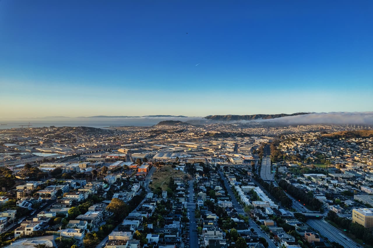 <h2 class="cms-H2-H2">27. South San Francisco, California</h2>
<br>
<br>💵 
<b>Salario mínimo por hora a partir del 1 de enero de 2023:</b> $16.70
<br>
<br>