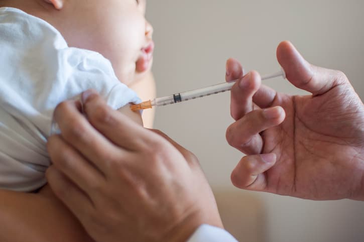 La FDA aprueba las vacunas contra el covid-19 actualizadas para niños menores de 5 años