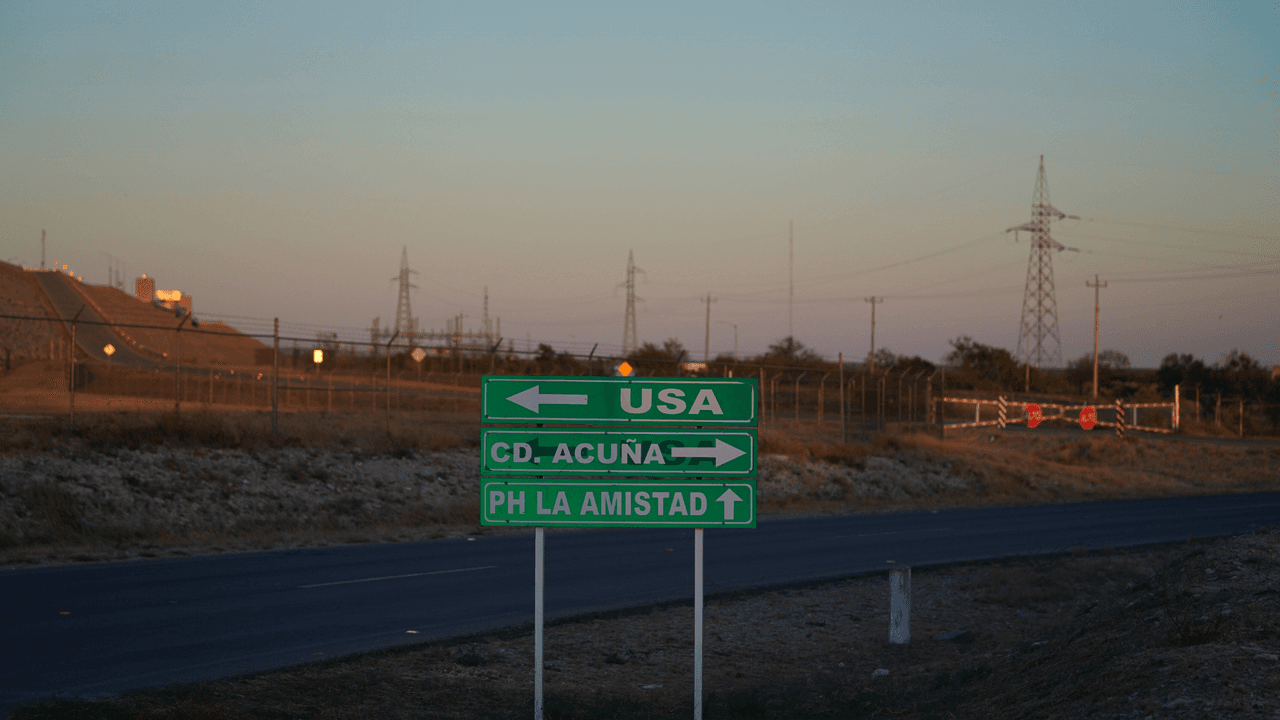 Esta caravana no solamente ayuda al cruce de la frontera: la ruta es por Monterrey, Saltillo, Matehuala, Río Verde y después va a San Luis Potosí y otros estados, o bien, hacia San Ciro y después Querétaro.