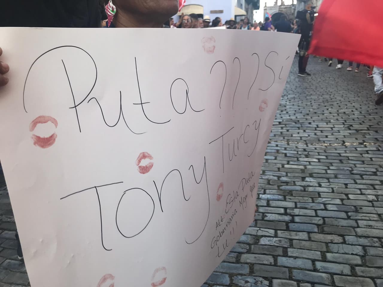 El chat incluye comentarios homofóbicos, insultos, manipulación política, bromas de tipo sexual y hasta sobre las víctimas del huracán María en el 2017.