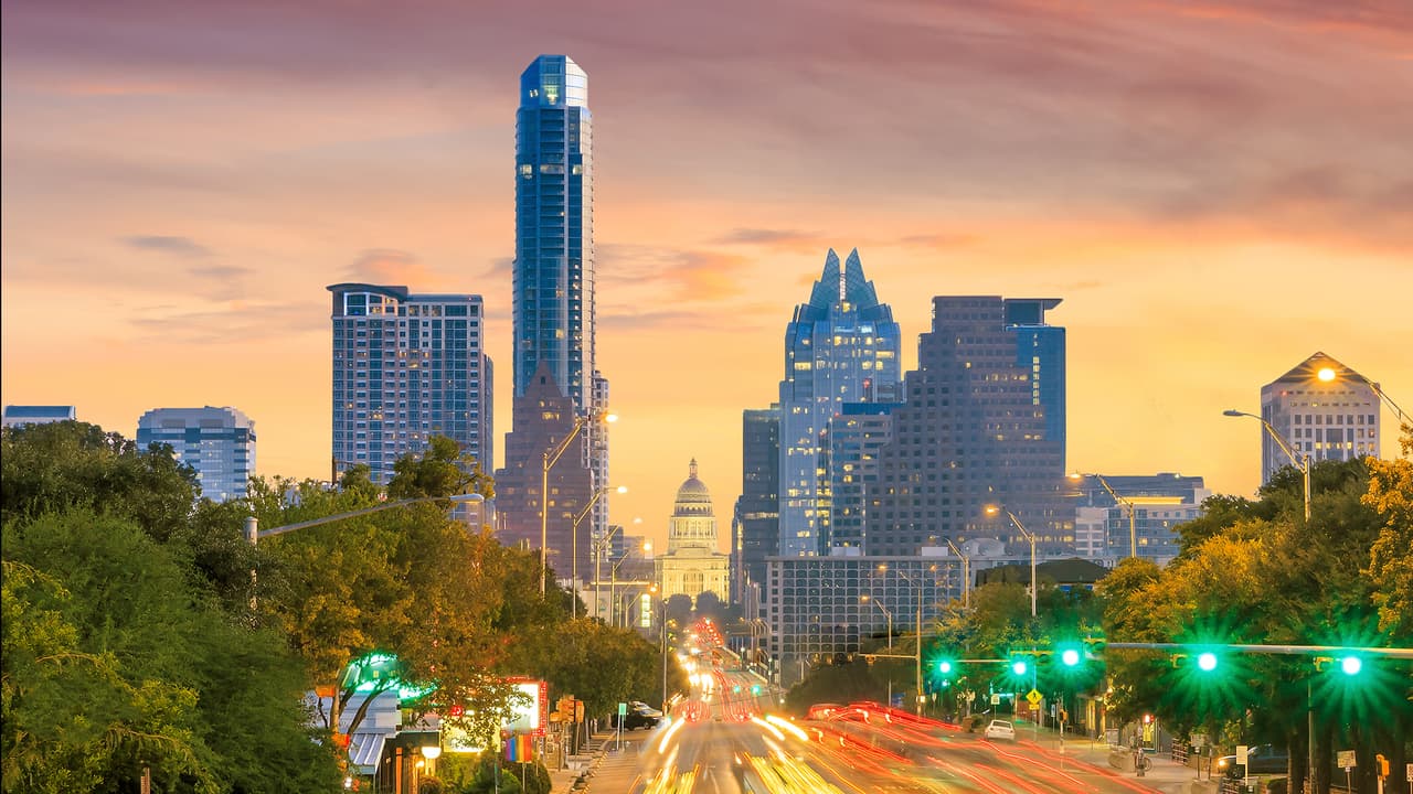 <b>Austin-Round Rock (Texas): </b>631,000 hispanos (31.8% de la población total). 85.1% son de origen mexicano, 2.4% son de Puerto Rico y 1.7% de Cuba.
<br>