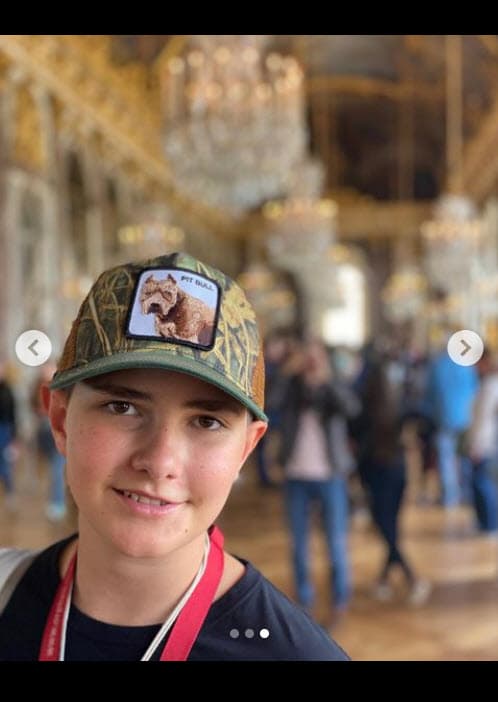 "Me dice: 'Má, me pasó algo que no sé, todos están en el pupitre y a mí me lo tuvieron que cambiar 
<b>porque no entro en la mesa</b>'", narró la actriz.
<br>