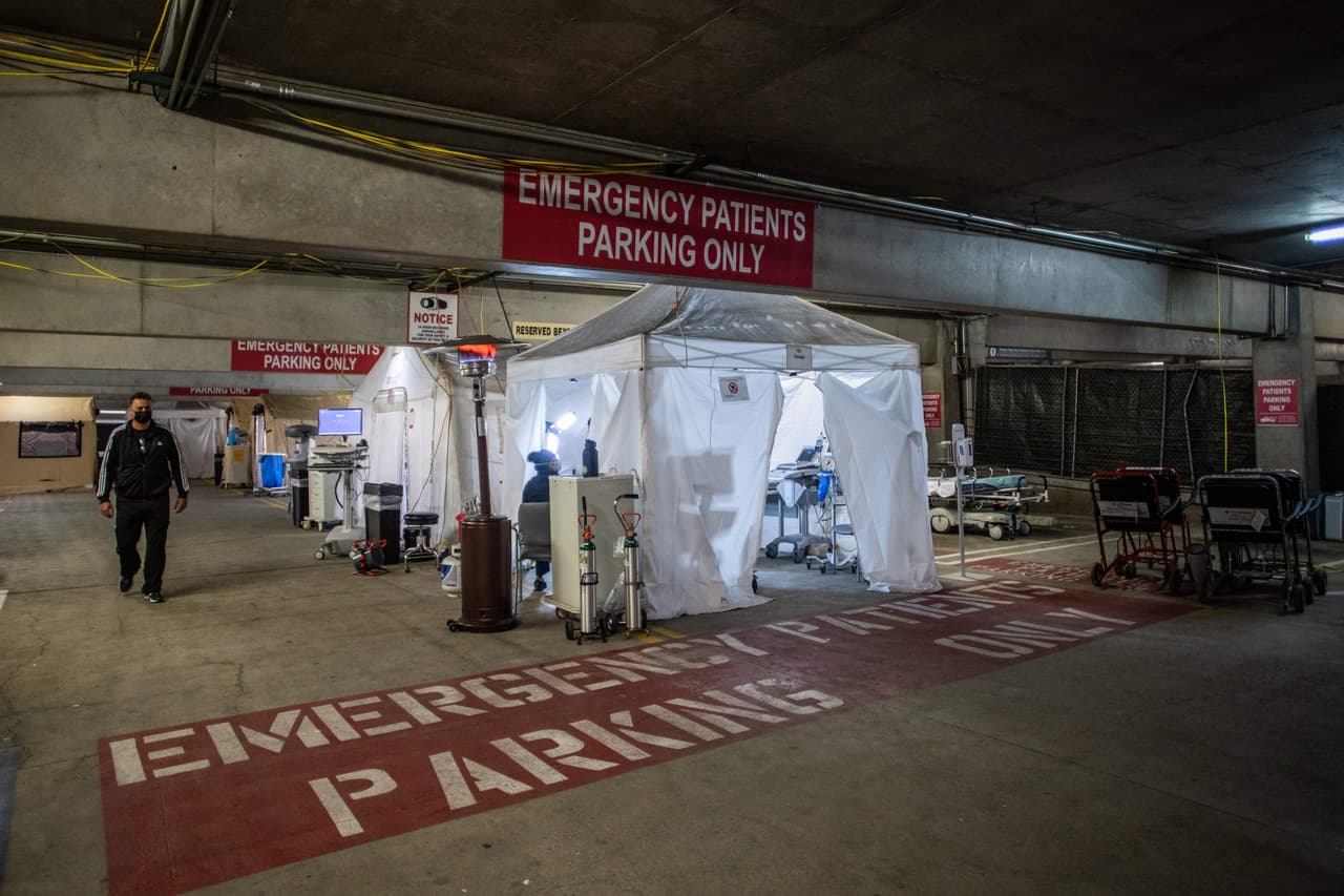 La situación ha obligado a las autoridades a emitir medidas extremas debido al incremento incontrolado de pacientes.
