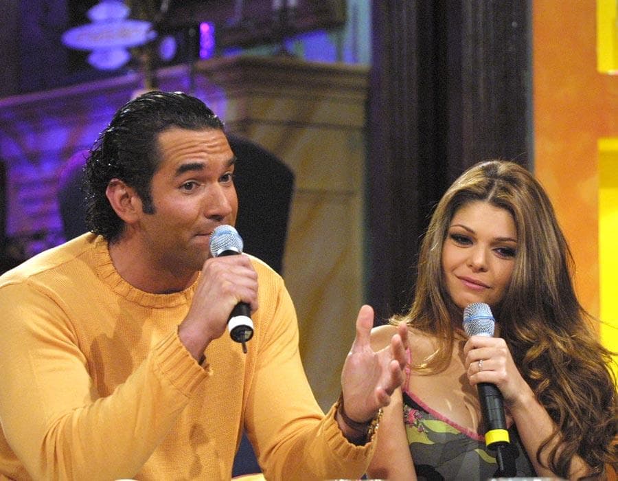 Itatí Cantoral conoció a Eduardo Santamarina en la telenovela "Salud, Dinero y Amor" y al poco tiempo contrajo matrimonio con el actor.