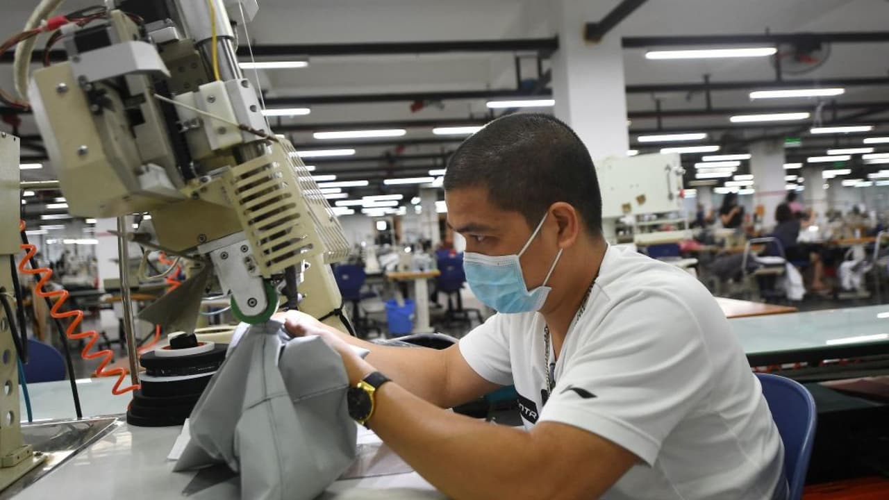 <b>En video: <b>EEUU otorgará 20,000 visas de trabajo adicionales para enfrentar el descenso de fuerza laboral en el país</b></b>
<br>
<br>Estas visas H-2B están destinadas a ayudar a los empleadores que se enfrentan a un daño irreparable si no logran conseguir más empleados antes del 31 de marzo. Estas estarán disponibles desde este viernes 28 de enero y son para trabajadores temporales y para quienes no laboran en el sector agrícola.