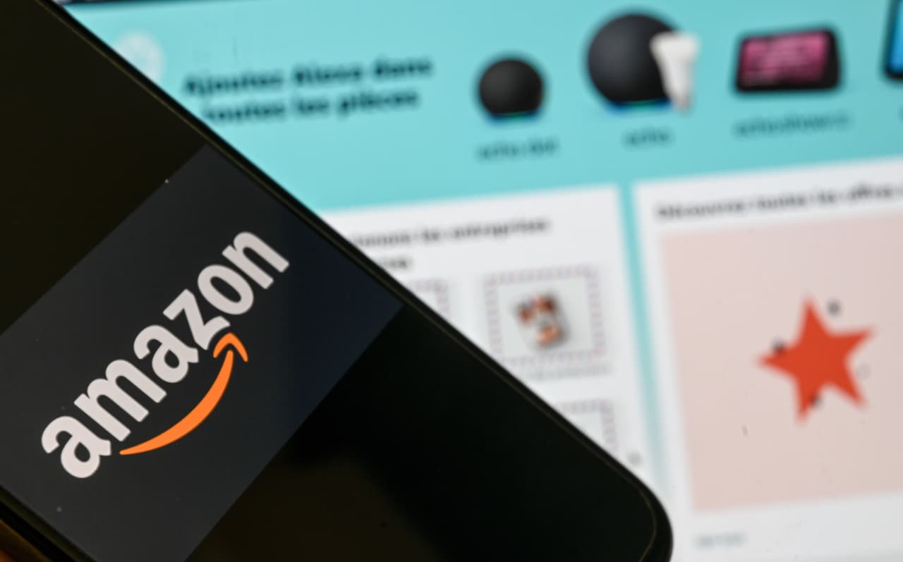 <h3 class="cms-H3-H3">16. Amazon</h3>
<br>
<br>La aplicación de la compañía de comercio electrónico 
<b>requiere del 77% de la capacidad de funciones del celular</b>, de acuerdo con el estudio. 
<br>