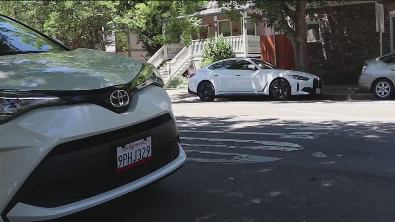 Cuidado dónde te estacionas: una nueva ley entra en vigor en California