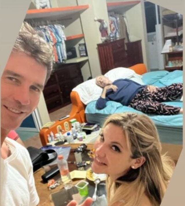 Leonardo García es quien más ha inundado sus historias de Instagram este fin de semana con fotos como esta en las que se le ve junto al actor de películas como 
<b><a href="https://vix.com/es/detail/video-3624871?utm_medium=internal_referral&utm_source=univision&utm_campaign=breaking_news&utm_content=ed_entertainment&utm_term=article" target="_blank">Paraíso, que puedes ver gratis aquí en ViX. </a></b>
<br>