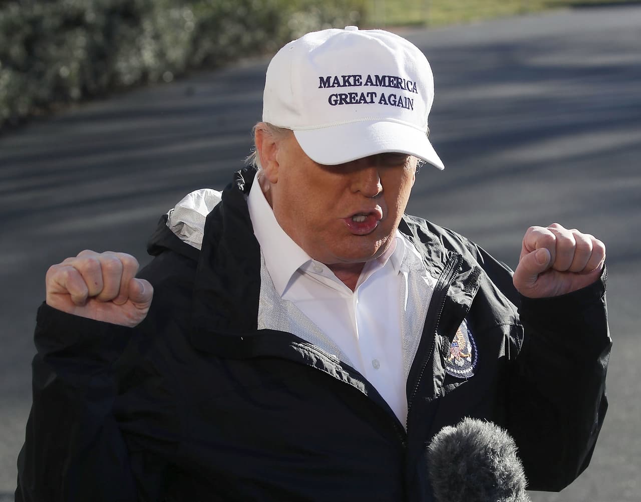 Puerto Rico exige a Trump no construir el muro con México a "costa del dolor" que dejó el huracán María
