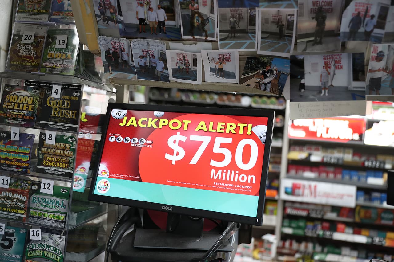 Las probabilidades generales de ganar un premio en el juego del Megamillions son aproximadamente de 1 en 24.