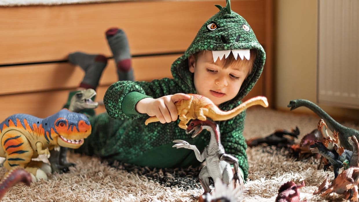 Los pequeños que aman los dinosaurios son más inteligentes, la ciencia lo dice 