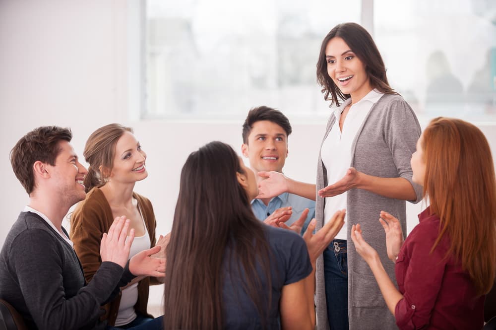 Tienen una capacidad nata para comunicar y son muy ahorradoras. Su profesión ideal es locutor, administrador o comentarista. Dan todo de sí mismas, apoyan incondicionalmente a sus parejas y les encanta sorprenderlas con pequeños detalles y valoran mucho las atenciones que tengan con ellas.