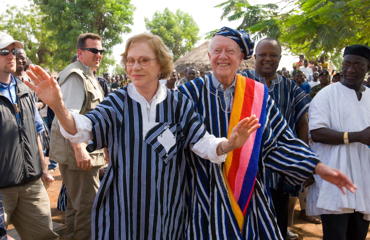 Jimmy Carter y su esposa en Gana. 2007.