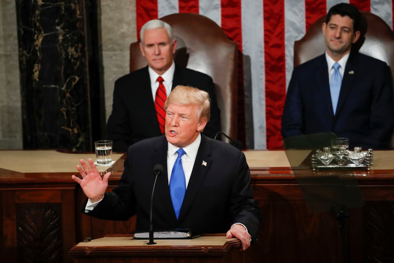 El presidente Donald Trump comienza su discurso del Estado de la Unión. Destaca los logros económicos que, asegura, trajo la reforma impositiva que él impulsó y que fue aprobada en el Congreso.