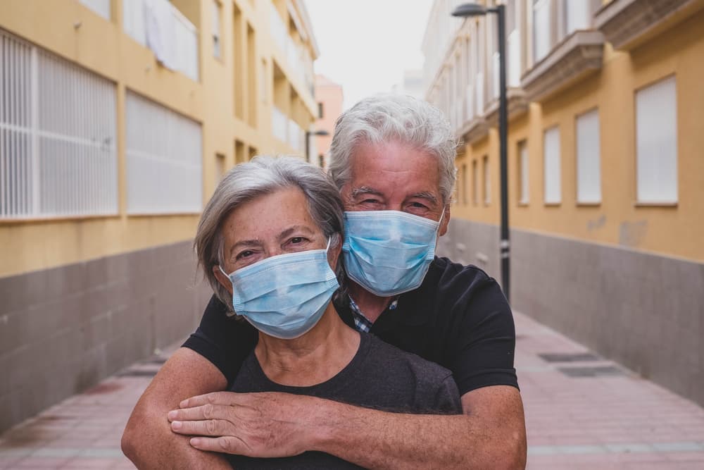 <b>ACUARIO</b>
<br>Tú vives en el futuro, necesitas una pareja creativa, humanitaria, comunitaria, que piense en el futuro, muy inteligente y vivaz.
<br>