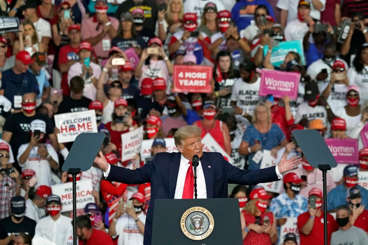 Donald Trump, ha llamado a sus enfervorizados partidarios a salir a votar si no quieren un Gobierno de la "izquierda radical", una imprecisa etiqueta que ha puesto al candidato demócrata Joe Biden.