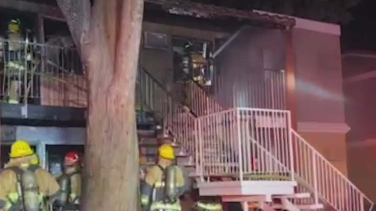 <b>¿Cuales son las mejores prácticas durante un incendio? <a href="https://www.univision.com/local/arizona-ktvw/incendio-dana-cuatro-unidades-de-apartamentos-al-oeste-de-phoenix-video">En este video</a>, </b> bomberos de Phoenix dan consejos para preparar un plan de prevención de incendios.